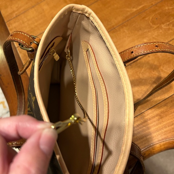 Authentic vintage Louis Vuitton bucket bag! - Picture 5 of 12